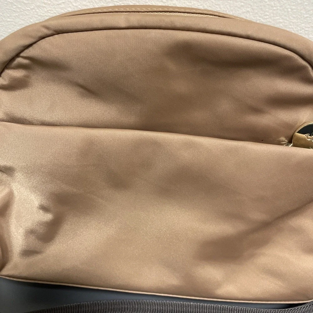 Lo & Sons Nouvelle Crossbody Bag Dark Tan/Gold Hardware Adjustable Strap Nylon